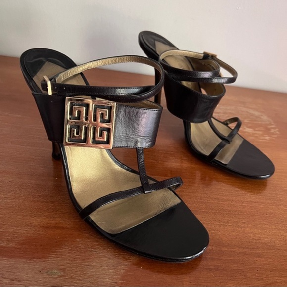 Givenchy 4G Logo Plaque Strappy Leather Heeled Sandals - Picture 2 of 8